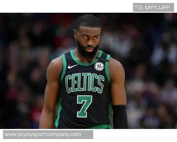 杰伦布朗谈末节反扑时的心态与队友沟通的重要性