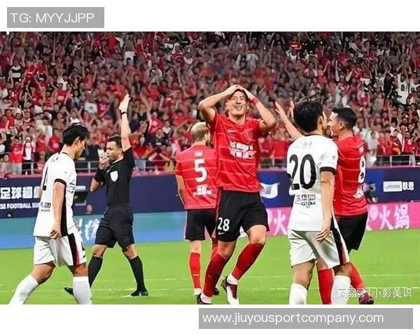 蓉城争冠梦碎球迷怒斥管理层引援无力引发热议