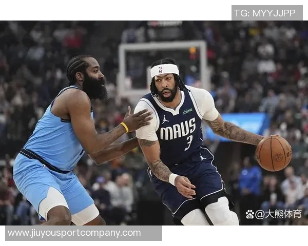 小卡表现低迷9投仅3中全场仅得10分正负值惨淡25